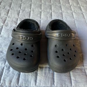 Toddler fuzzy lined crocs